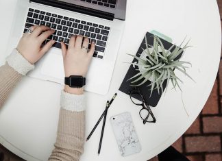 10 Ways to Make Extra Money as a Graphic Designer